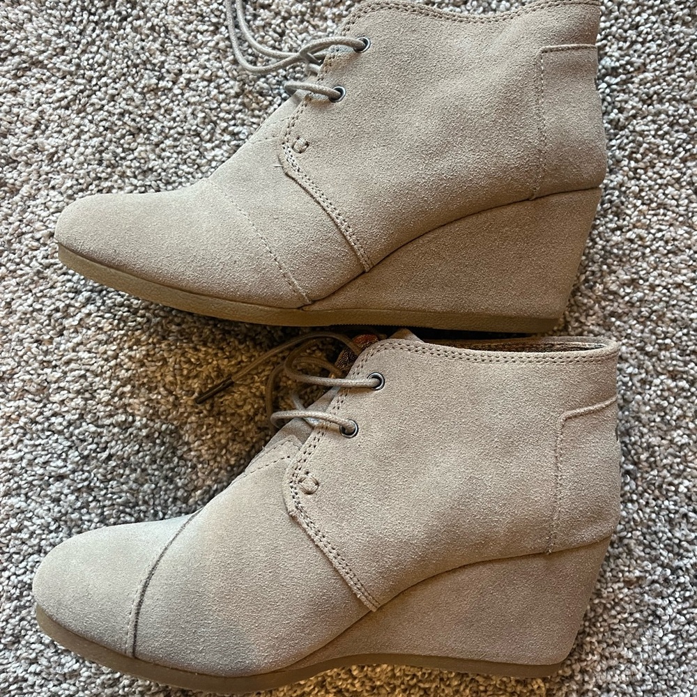 Toms wedge ankle booties with laces